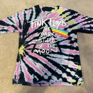 women’s long sleeve graphic shirt